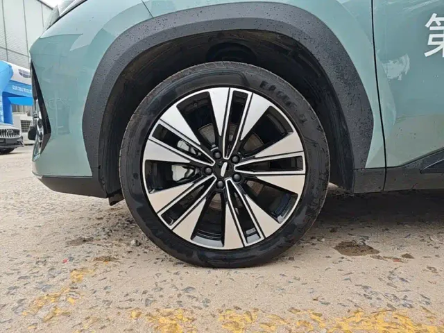 Geely Boyue L 2025 4th Gen 1.5TD DCT Splendor — Фото автомобиля 22