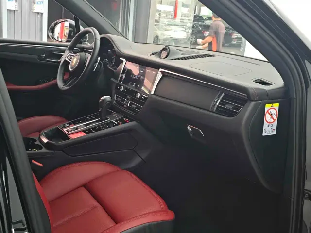Porsche Macan — Фото автомобиля 10