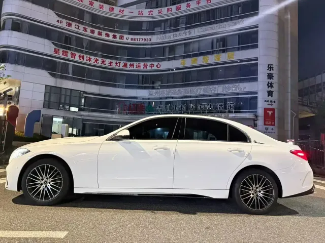 Mercedes-Benz C-Class — Фото автомобиля 3