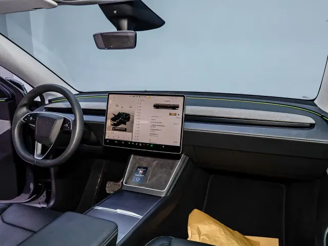 Tesla Model Y — Фото автомобиля 24