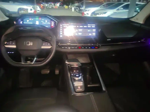 Changan Qiyuan Q05 — Фото автомобиля 12