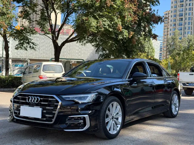 Фотография автомобиля — Audi A6L