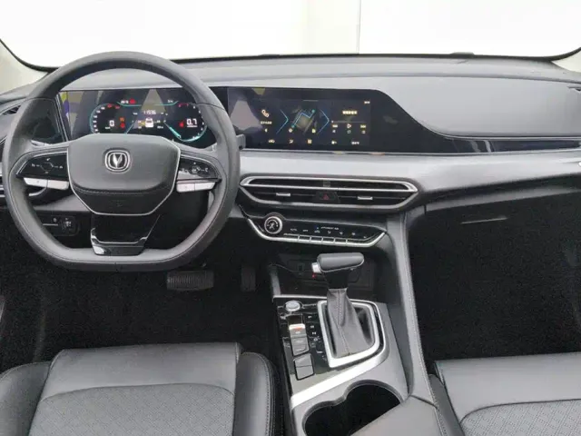 Changan Eado — Фото автомобиля 12