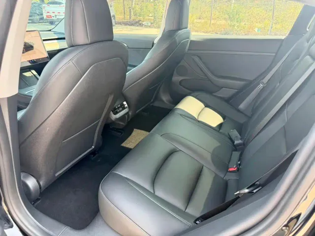 Tesla Model 3 — Фото автомобиля 5