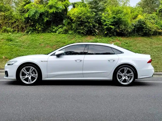Audi A7L — Фото автомобиля 4