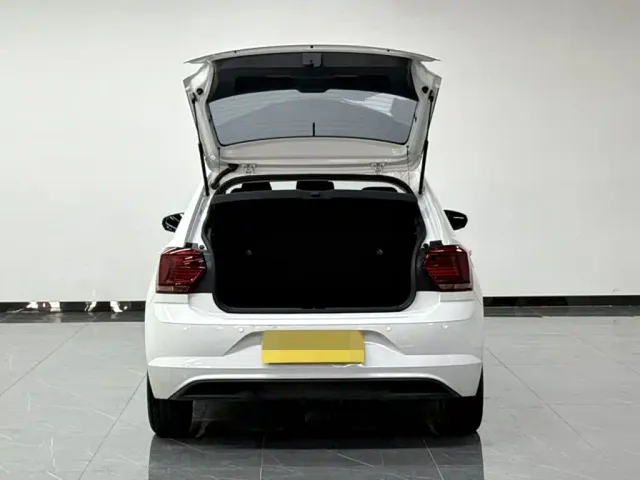 Volkswagen Polo — Фото автомобиля 9