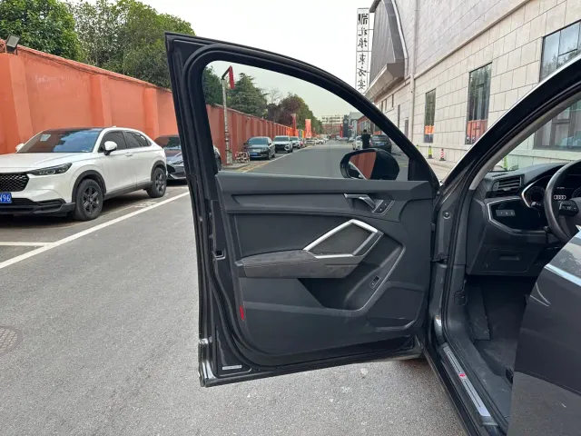 Audi Q3 — Фото автомобиля 20