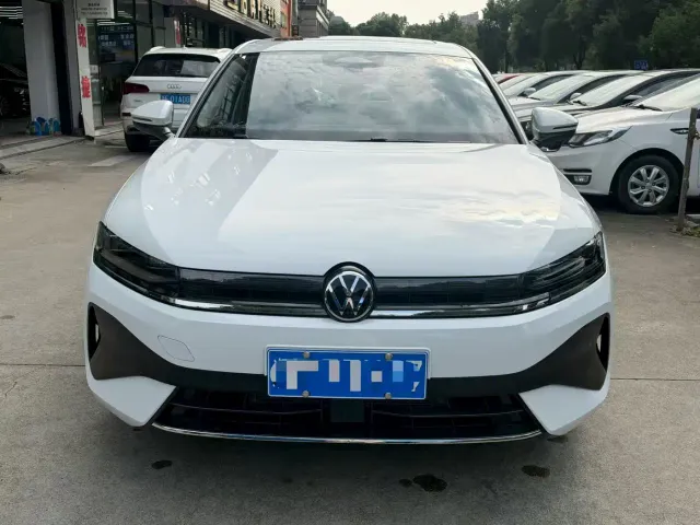 Volkswagen Sagitar — Фото автомобиля 2