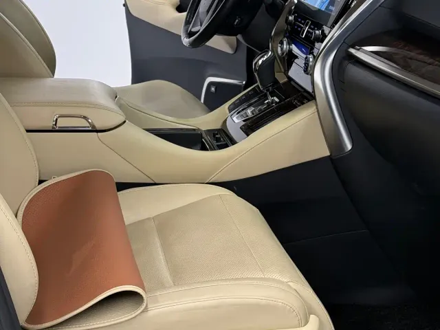 Toyota Alphard — Фото автомобиля 5