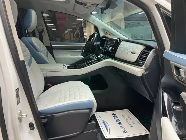 GAC Trumpchi M8 — Фото автомобиля 18