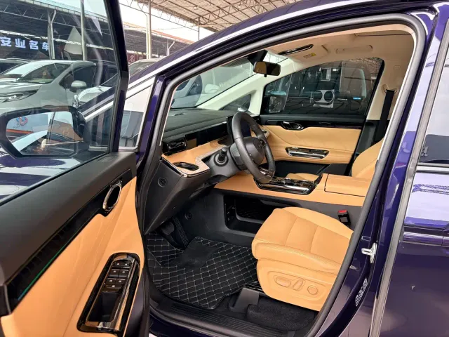 GAC Trumpchi E8 — Фото автомобиля 6