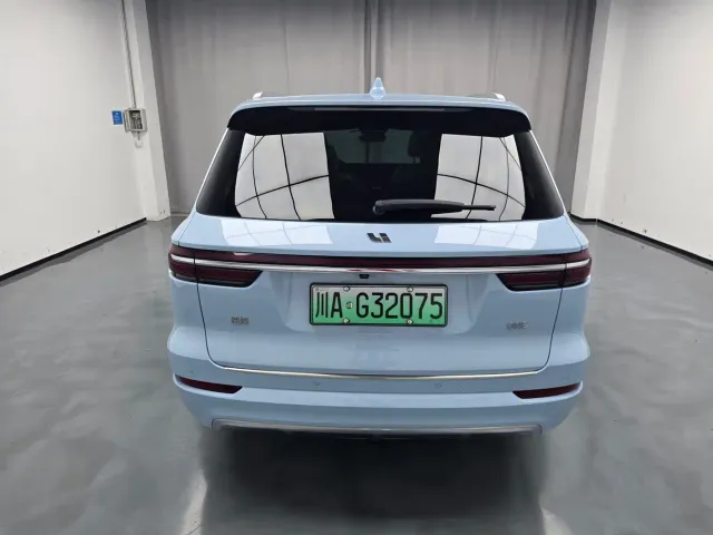 Li Auto ONE — Фото автомобиля 9