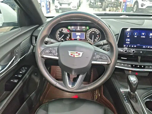 Cadillac CT4 — Фото автомобиля 10