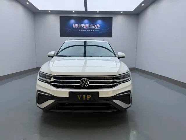 Volkswagen Tiguan L — Фото автомобиля 2