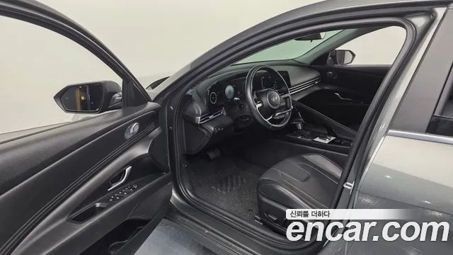 Hyundai Avante CN7 — Фото автомобиля 10