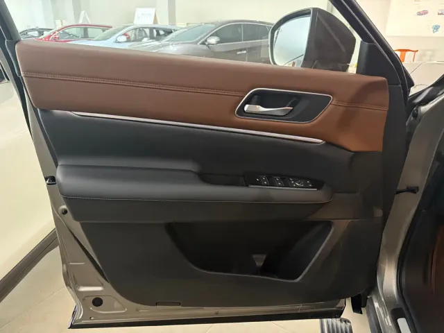 Nissan Terra — Фото автомобиля 5