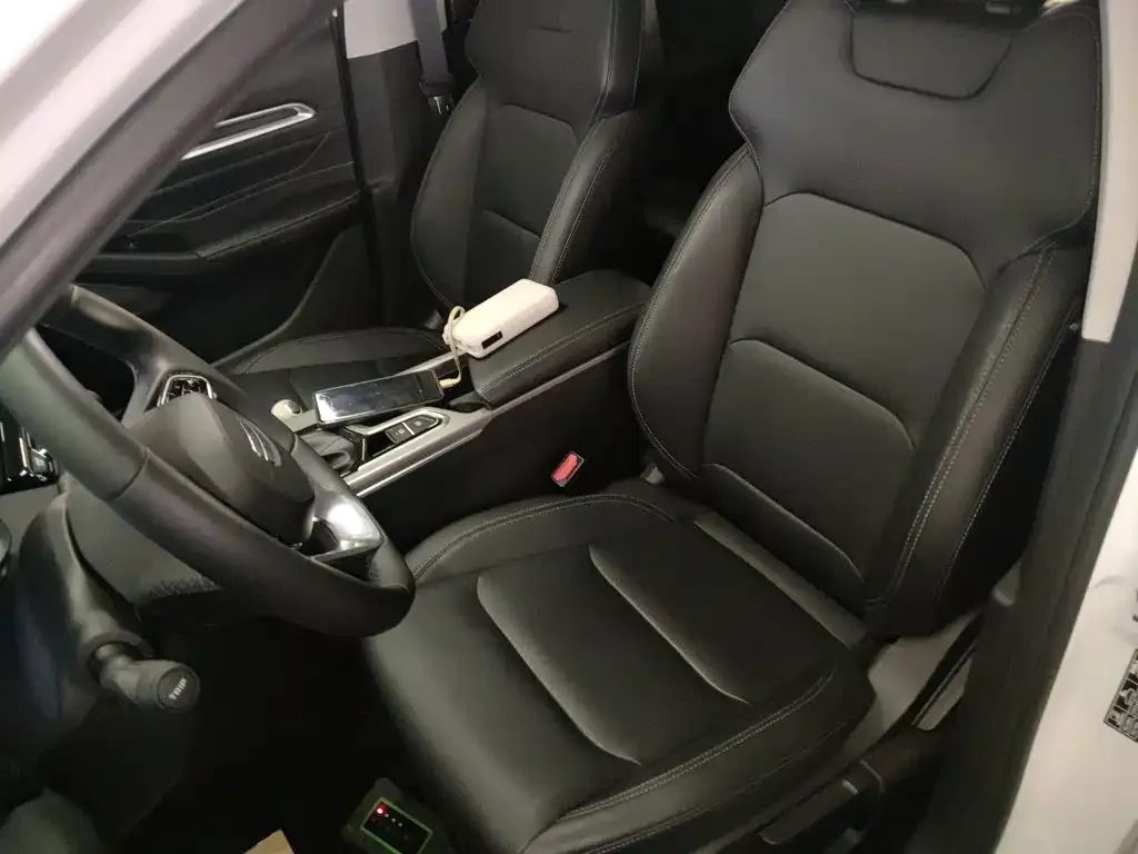 Geely Emgrand 2025 4th Gen 1.5L CVT Soaring Dragon Edition — Фото автомобиля 14