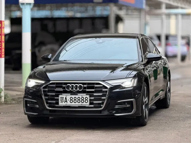 Фотография автомобиля — Audi A6L