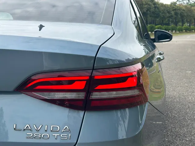 Volkswagen Lavida — Фото автомобиля 23