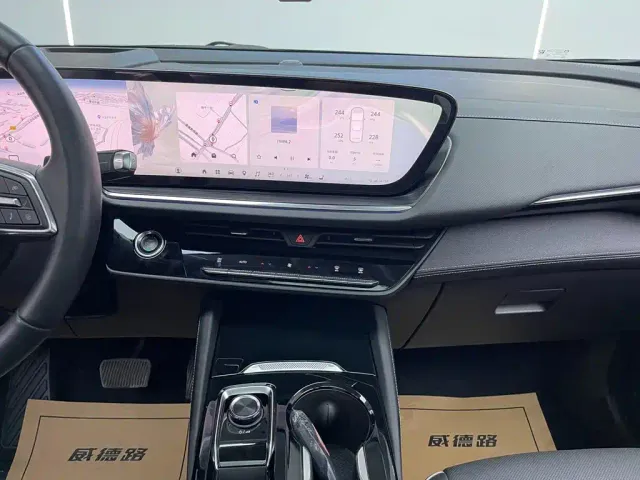 Buick Envision Plus — Фото автомобиля 24