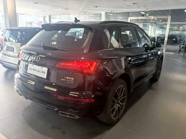 Audi Q5L — Фото автомобиля 5