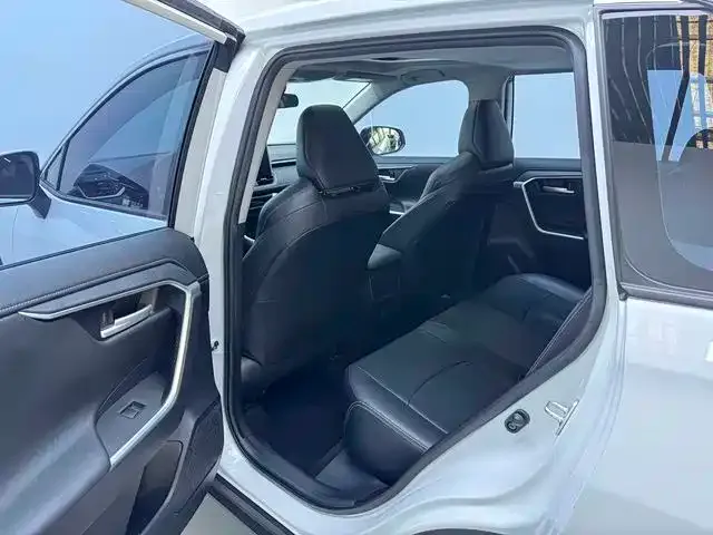 Toyota Wildlander — Фото автомобиля 6