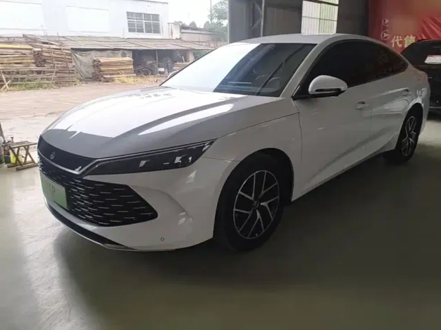 Фотография автомобиля — BYD Qin L