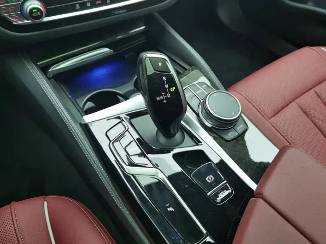 BMW 5 Series — Фото автомобиля 13