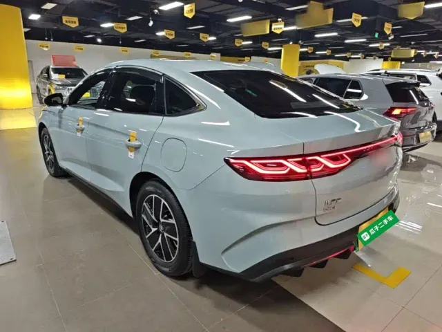 BYD Qin L — Фото автомобиля 4