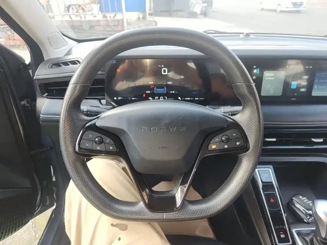 Roewe i5 — Фото автомобиля 10
