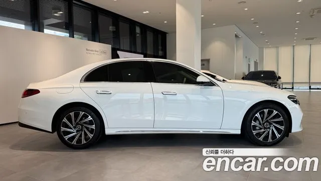 Mercedes-Benz E-Class — Фото автомобиля 9