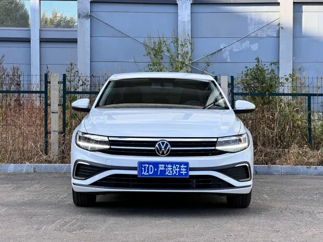 Volkswagen Bora — Фото автомобиля 2