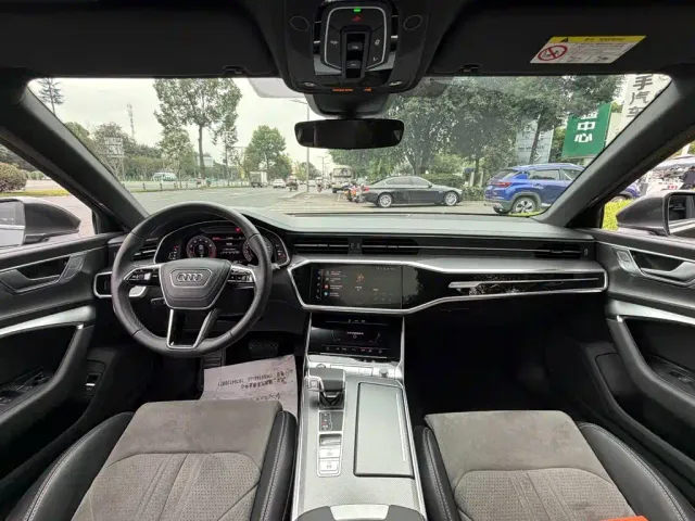 Audi A6L — Фото автомобиля 13