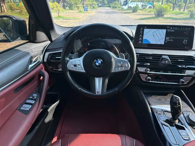 BMW 5 Series — Фото автомобиля 18