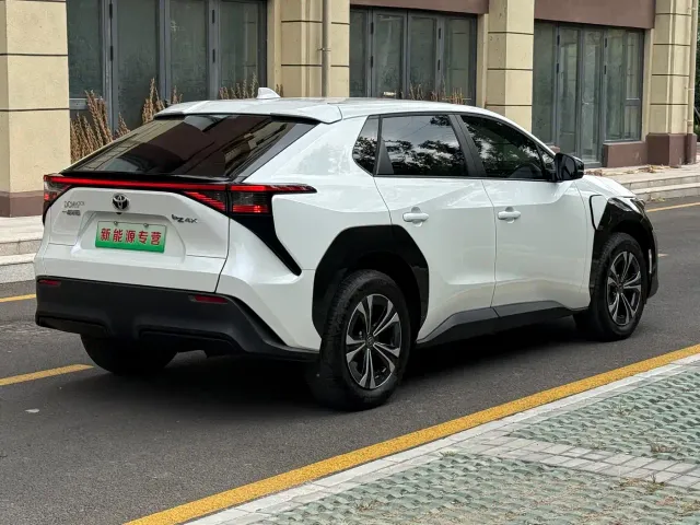 Toyota FAW Toyota bZ4X — Фото автомобиля 7
