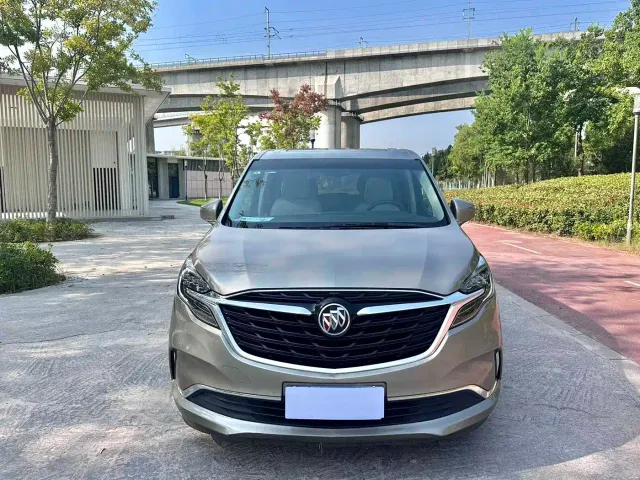 Buick GL8 — Фото автомобиля 2