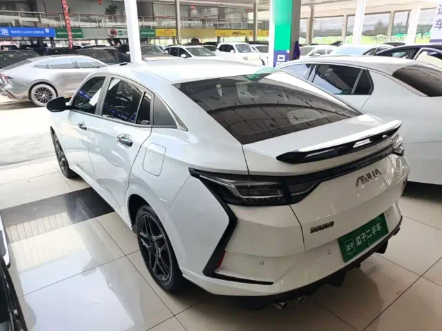 Dongfeng Yixuan — Фото автомобиля 4