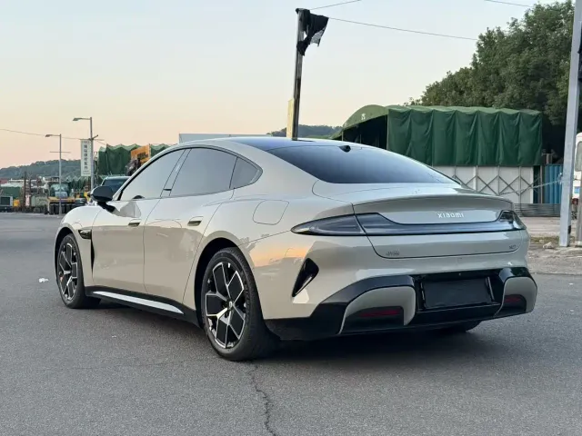 Xiaomi SU7 — Фото автомобиля 9