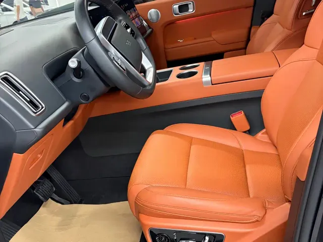 Li Auto L7 — Фото автомобиля 10