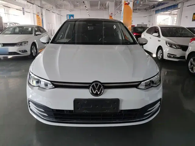 Volkswagen Golf — Фото автомобиля 2