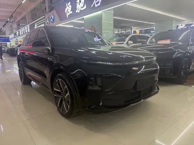 Li Auto L6 — Фото автомобиля 2