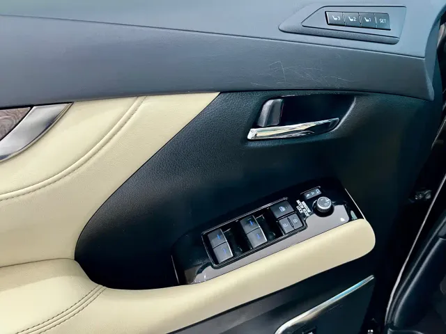 Toyota Alphard — Фото автомобиля 23