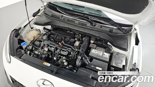 Hyundai Kona Новый Kona Бензин 1.6 турбо 2WD — Фото автомобиля 6