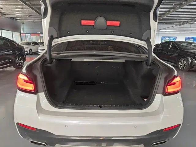 BMW 5 Series — Фото автомобиля 18