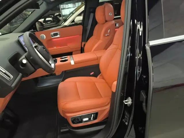 Li Auto L7 — Фото автомобиля 14
