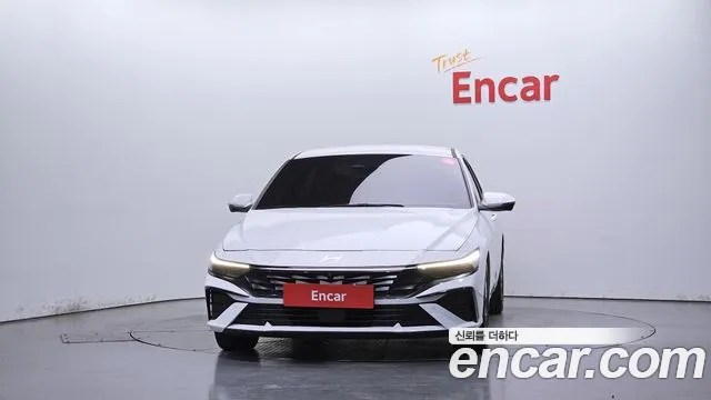Hyundai Avante CN7 — Фото автомобиля 2