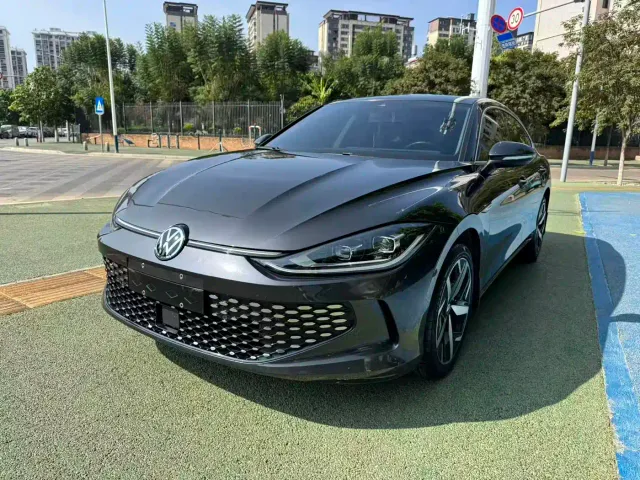 Фотография автомобиля — Volkswagen Lamando