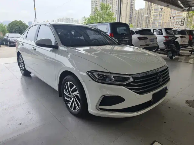 Volkswagen Lavida — Фото автомобиля 8