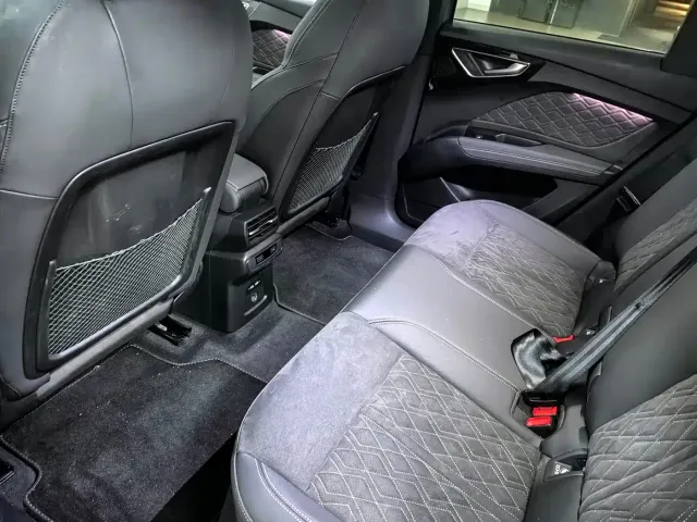 Audi Q4 e-tron — Фото автомобиля 10