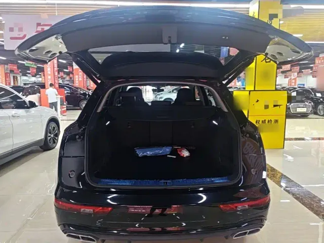 Audi Q5L — Фото автомобиля 18